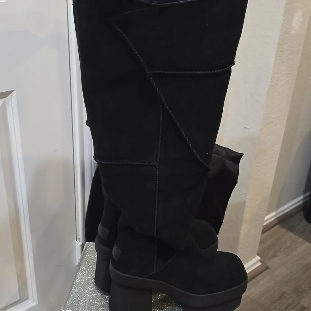 Ugg New Heights Platform XTra Boots- Black‎